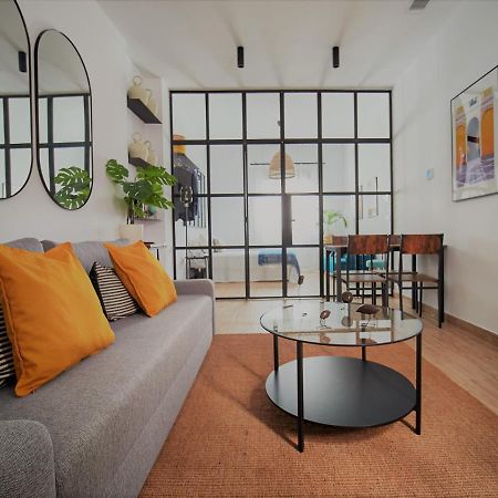 Pelicano Seville Apartments Bagian luar foto