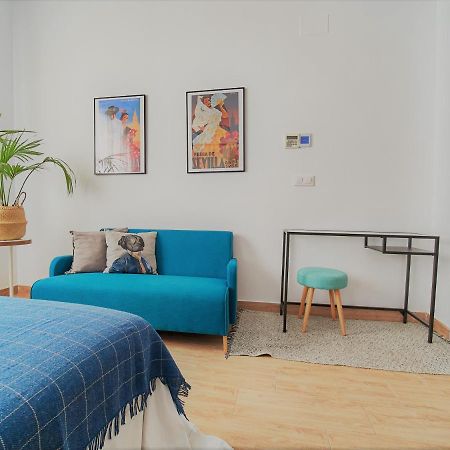 Pelicano Seville Apartments Bagian luar foto