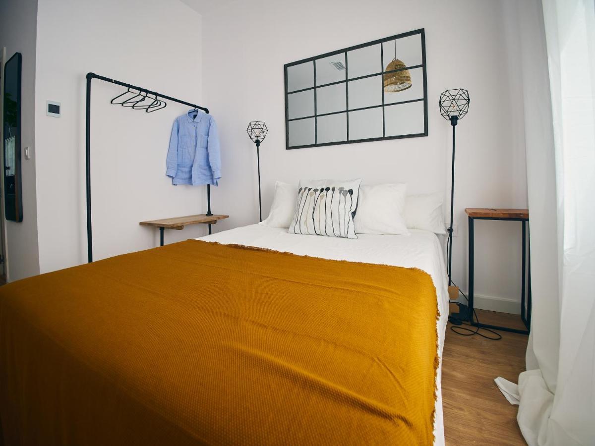 Pelicano Seville Apartments Bagian luar foto