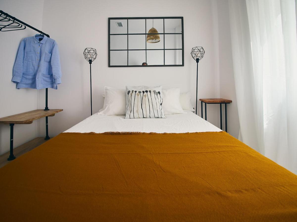 Pelicano Seville Apartments Bagian luar foto
